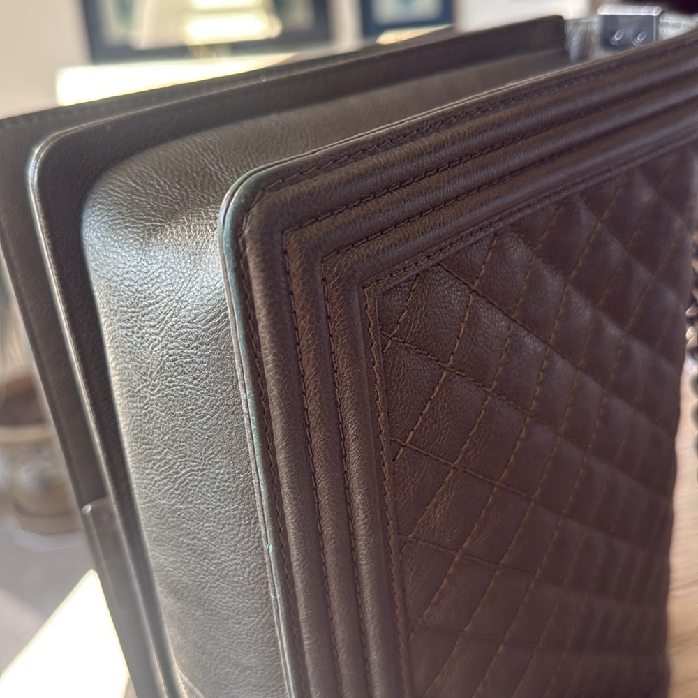 Chanel Large Boy Bag - Picture 15 of 17